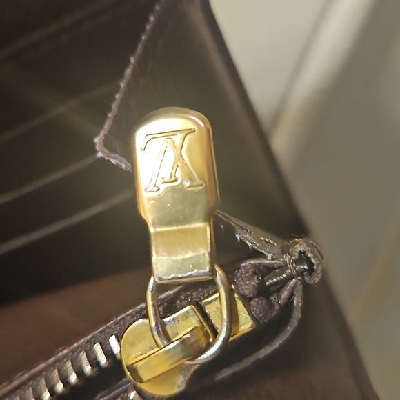 Louis Vuitton Damier Sarah Long Wallet - Picture 12 of 17